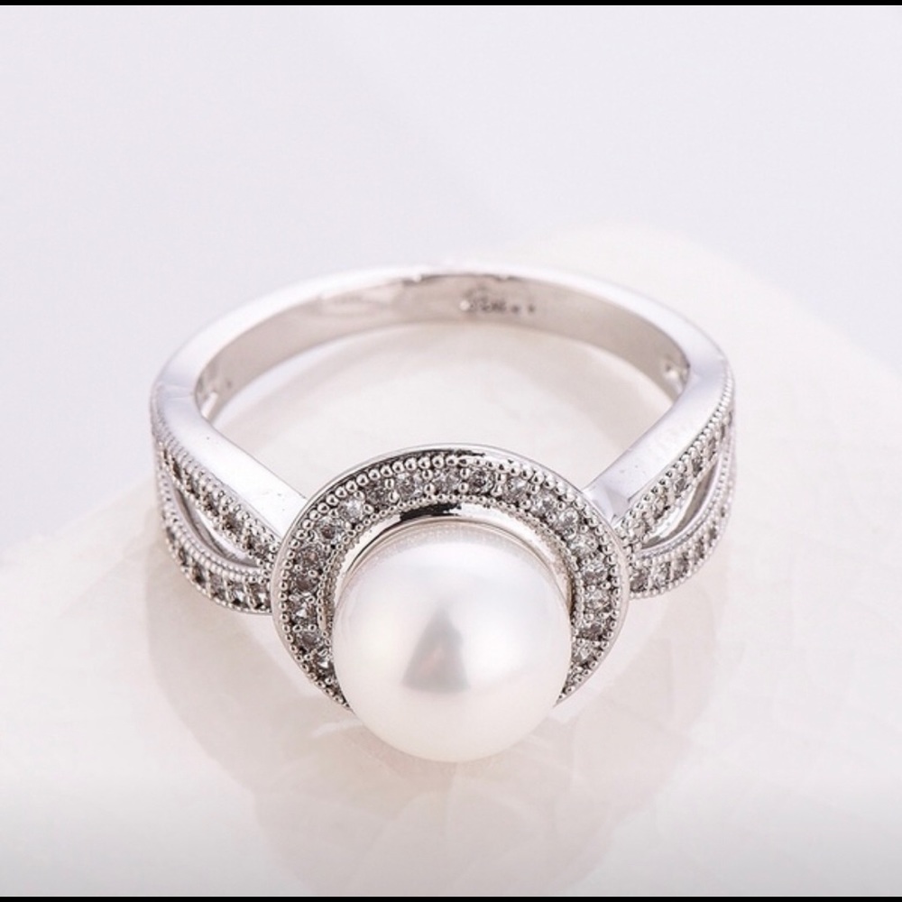 Halo Pearl Diamond Ring